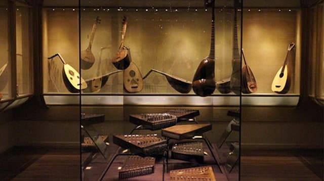 Sound Museum (Amir Parviz Historical House)
