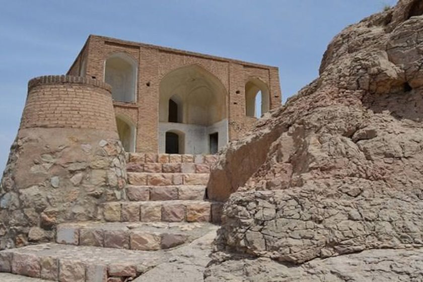 تخت درگاه قلی‌بیگ