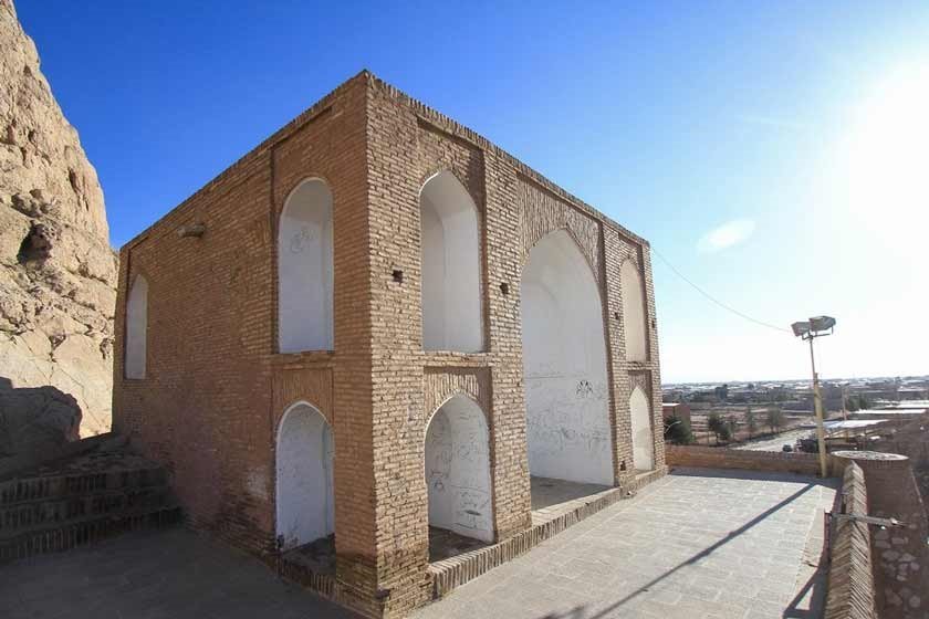 تخت درگاه قلی‌بیگ