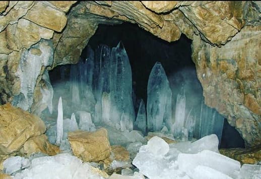 Murad_Ice_Cave