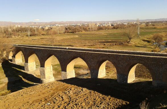 Hatam Castle Bridge, Boroujerd.sepehr seir