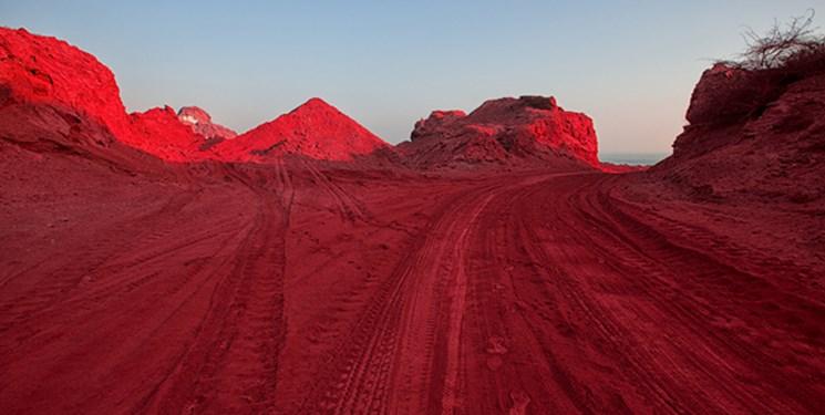 hormozgan-Red-soil-mine