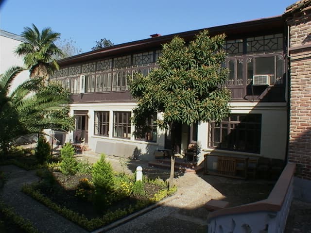 Ghadiri-House
