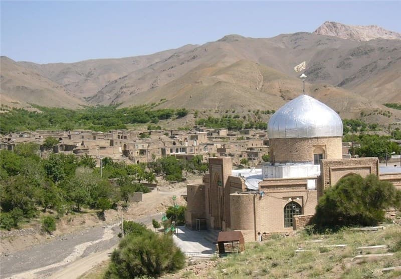  Exemplary-tourist-area-of-​Karimo