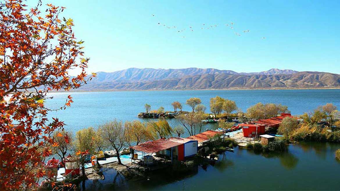 Zarivar-Freshwater-Lake