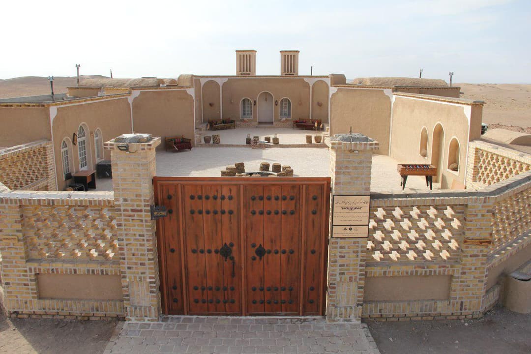  Exemplary-tourist-area-of-​Karimo