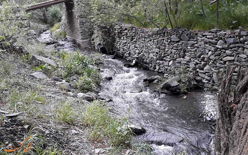  Zoshk River