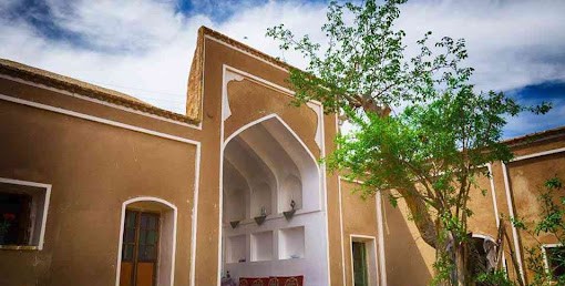 Caravanserai qouzhd