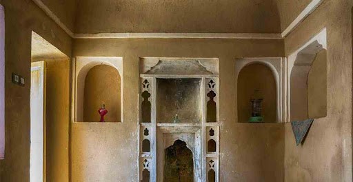 Caravanserai qouzhd