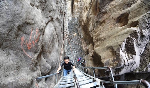 Qarasu Waterfall