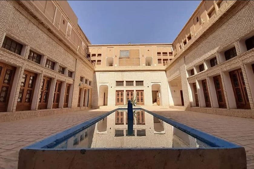 House-of-the-Apostles-of-Yazd