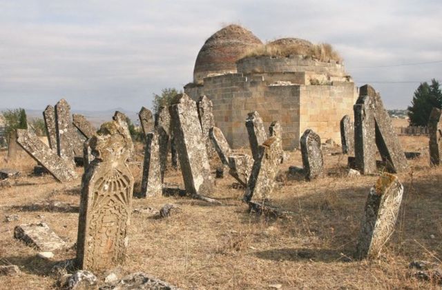 Jen-Tis-Cemetery
