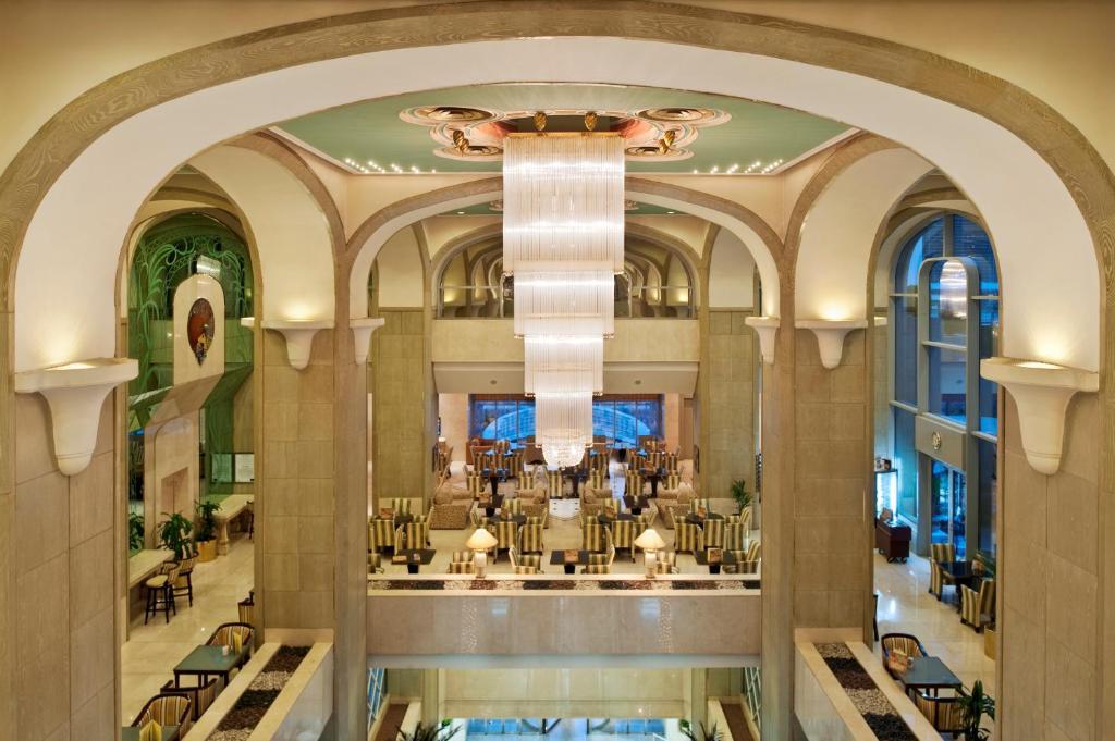 crowne plaza-hotel-DUBAI-sepehrseir