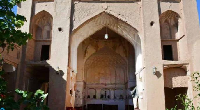 اقامگاه بومگردی خواجه ابو منصور 