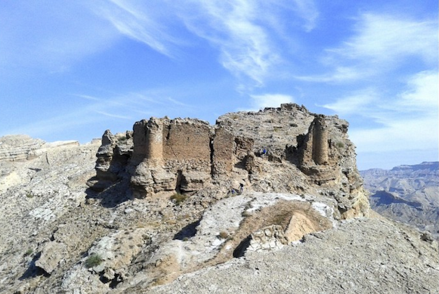 Khormuj-Castle