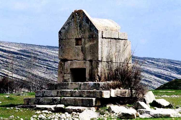 Cyrus-Borazjan-Palace