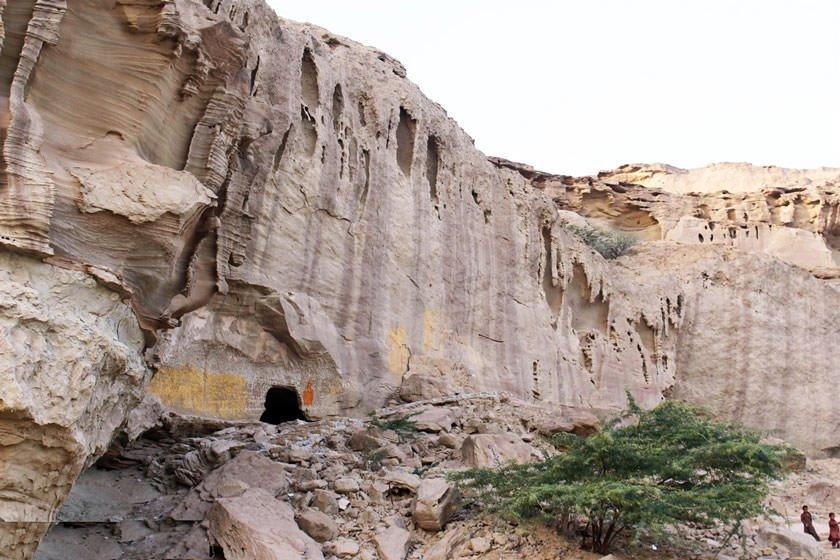 Tis-Caves