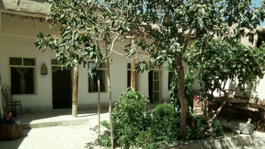 Izadmehr-Abadeh-Ecological-Residence