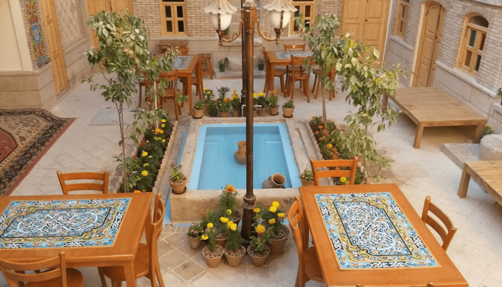 Shiraz-Homayouni-Ecological-Residence