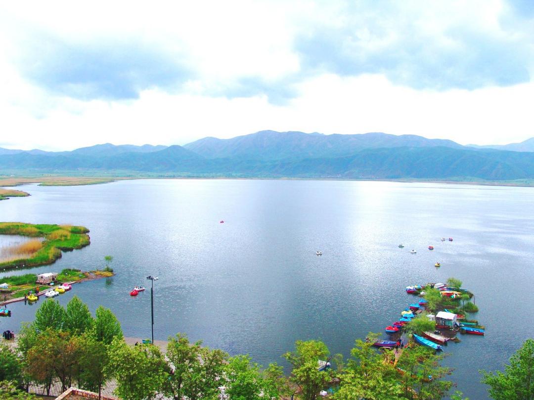 Zarivar-Freshwater-Lake