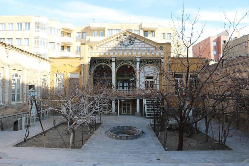 Savojbolaghi House