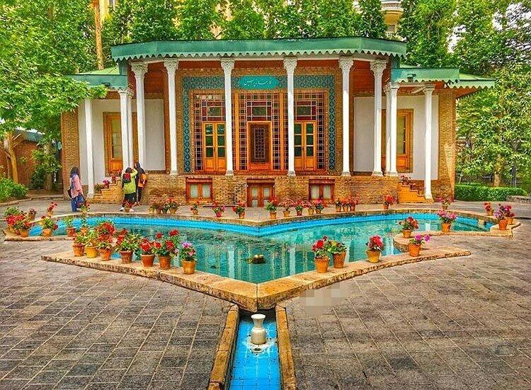 Garden-of-the-Museum-of-Iranian-Art