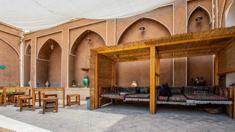 Sana-traditional-hotel-in-Kashan