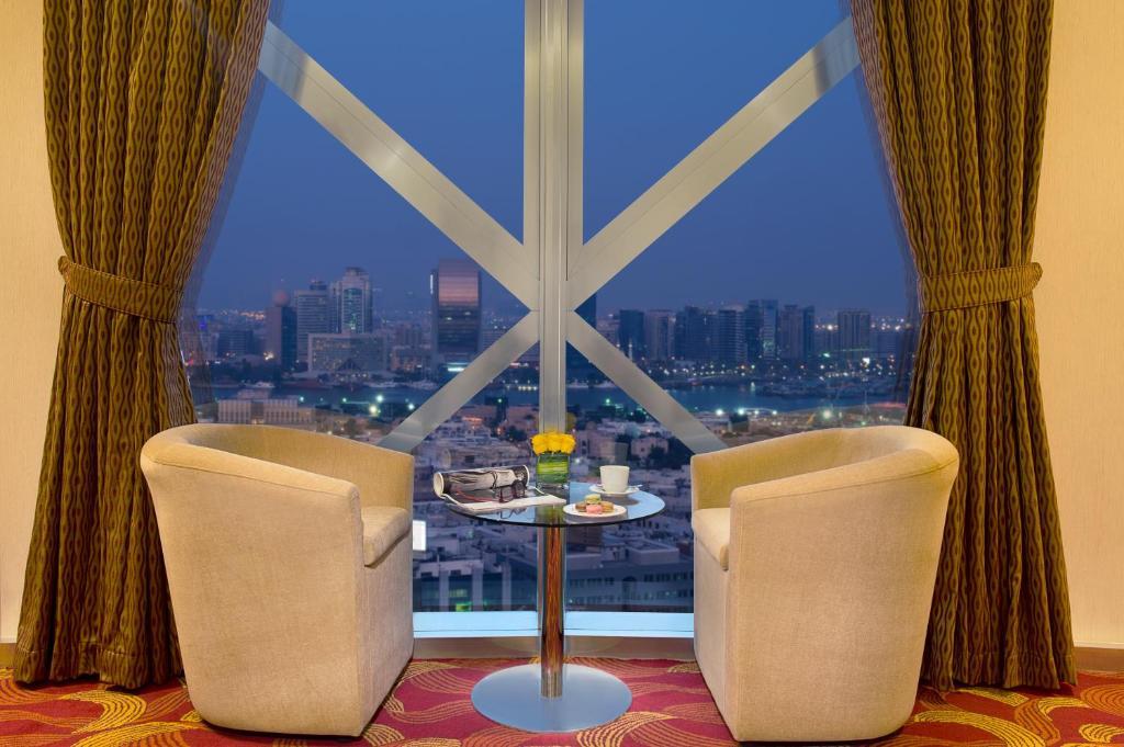 City-Seasons-Towers-Hotel-Dubai