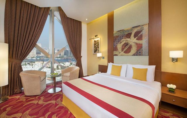 City-Seasons-Towers-Hotel-Dubai